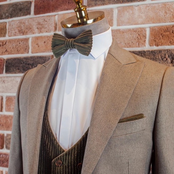 Suit - Picture 2 of 2